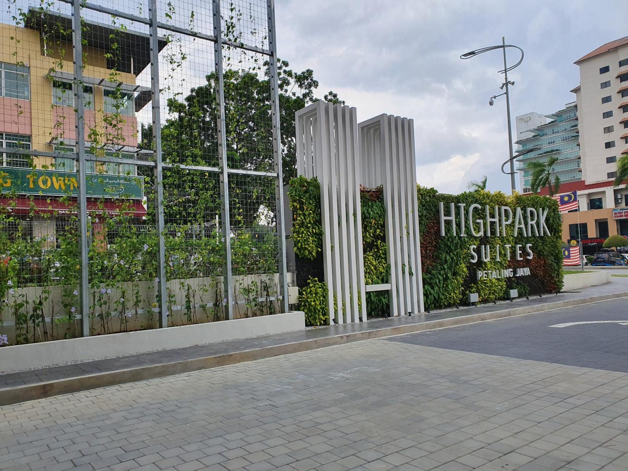 Highpark Suites In Petaling Jaya, Kelana Jaya By Plush Kampong Baharu Sungai Way Extérieur photo
