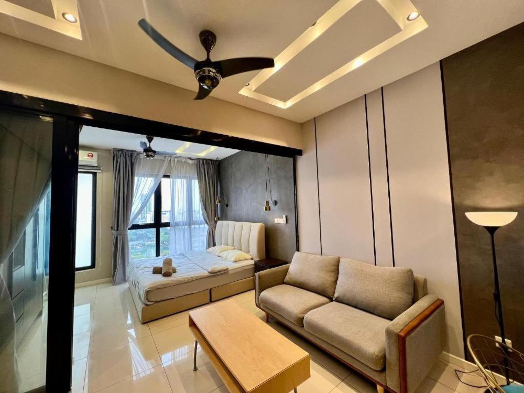 Highpark Suites In Petaling Jaya, Kelana Jaya By Plush Kampong Baharu Sungai Way Extérieur photo