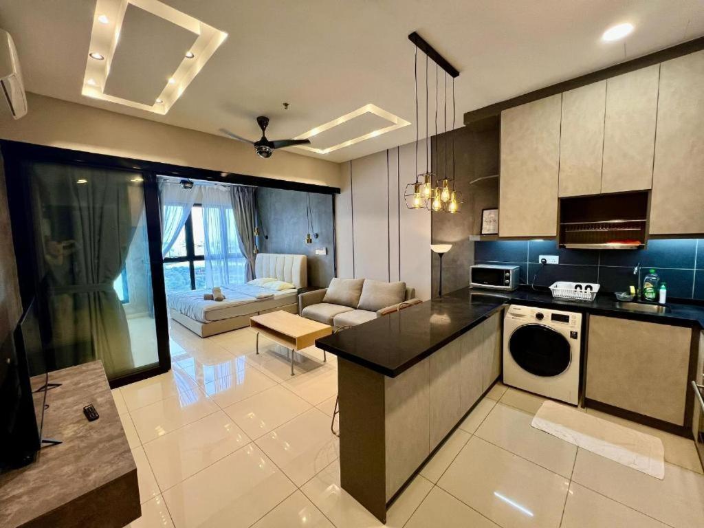 Highpark Suites In Petaling Jaya, Kelana Jaya By Plush Kampong Baharu Sungai Way Extérieur photo