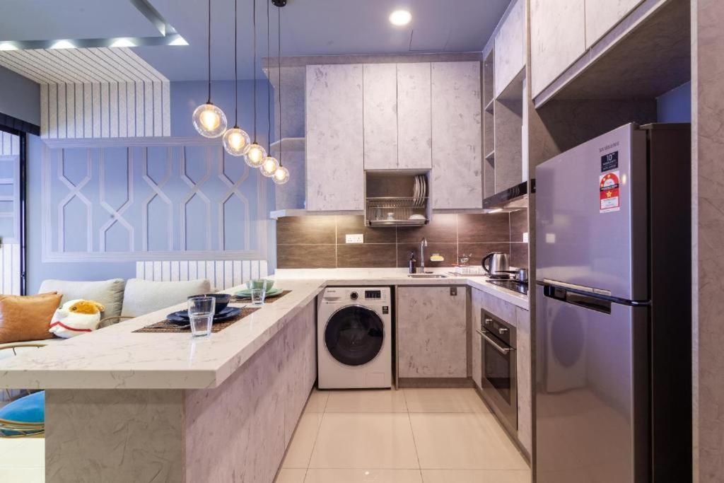 Highpark Suites In Petaling Jaya, Kelana Jaya By Plush Kampong Baharu Sungai Way Extérieur photo