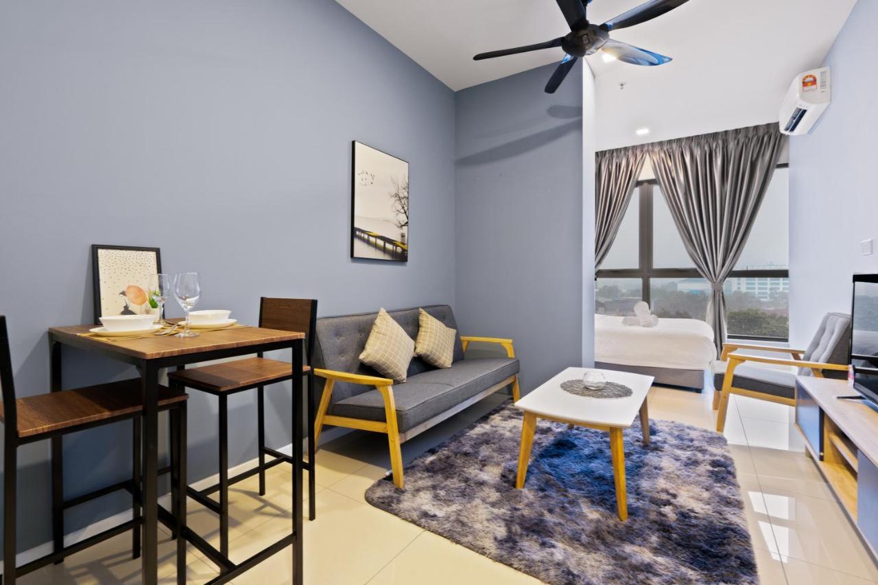 Highpark Suites In Petaling Jaya, Kelana Jaya By Plush Kampong Baharu Sungai Way Extérieur photo