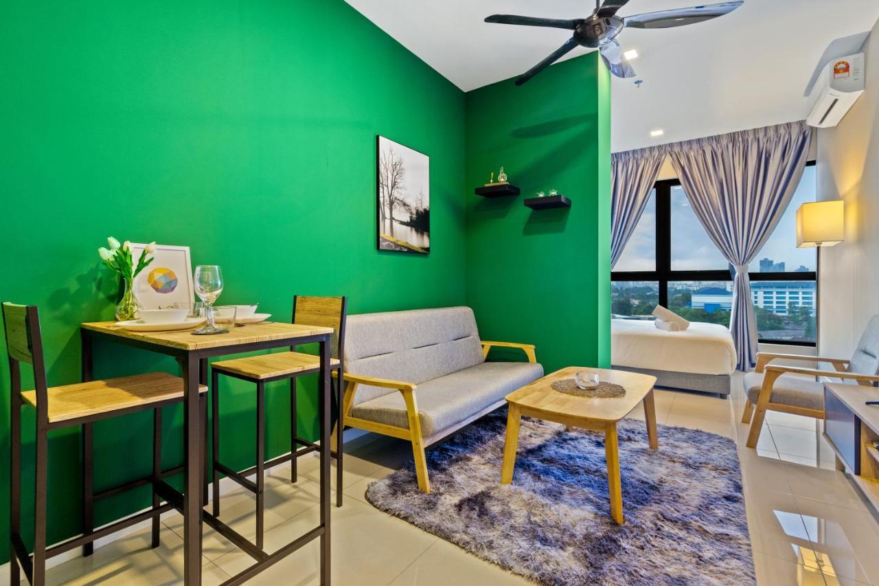 Highpark Suites In Petaling Jaya, Kelana Jaya By Plush Kampong Baharu Sungai Way Extérieur photo