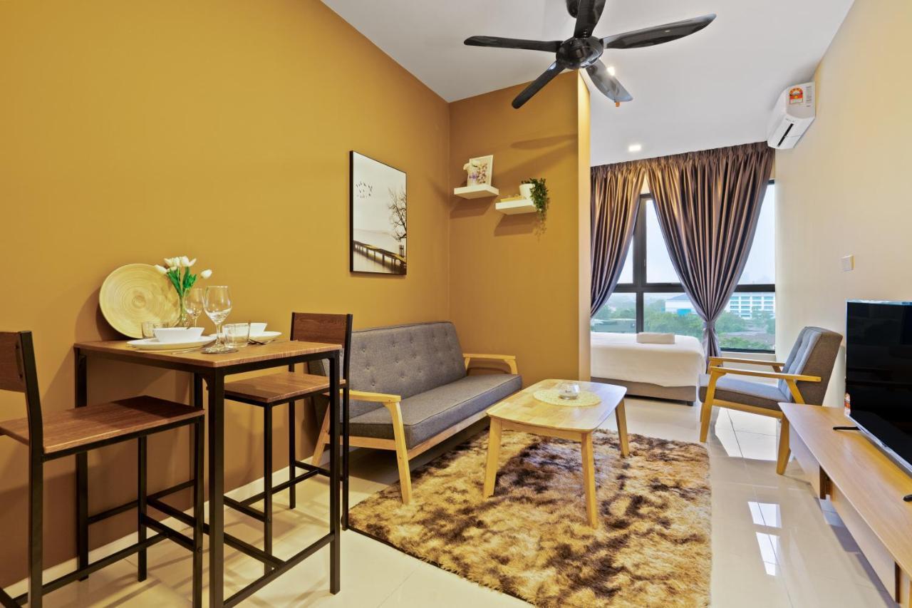 Highpark Suites In Petaling Jaya, Kelana Jaya By Plush Kampong Baharu Sungai Way Extérieur photo